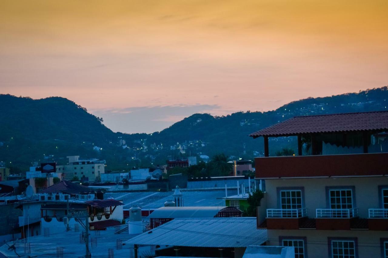 Hotel Gaby Inn Zihuatanejo Exteriör bild