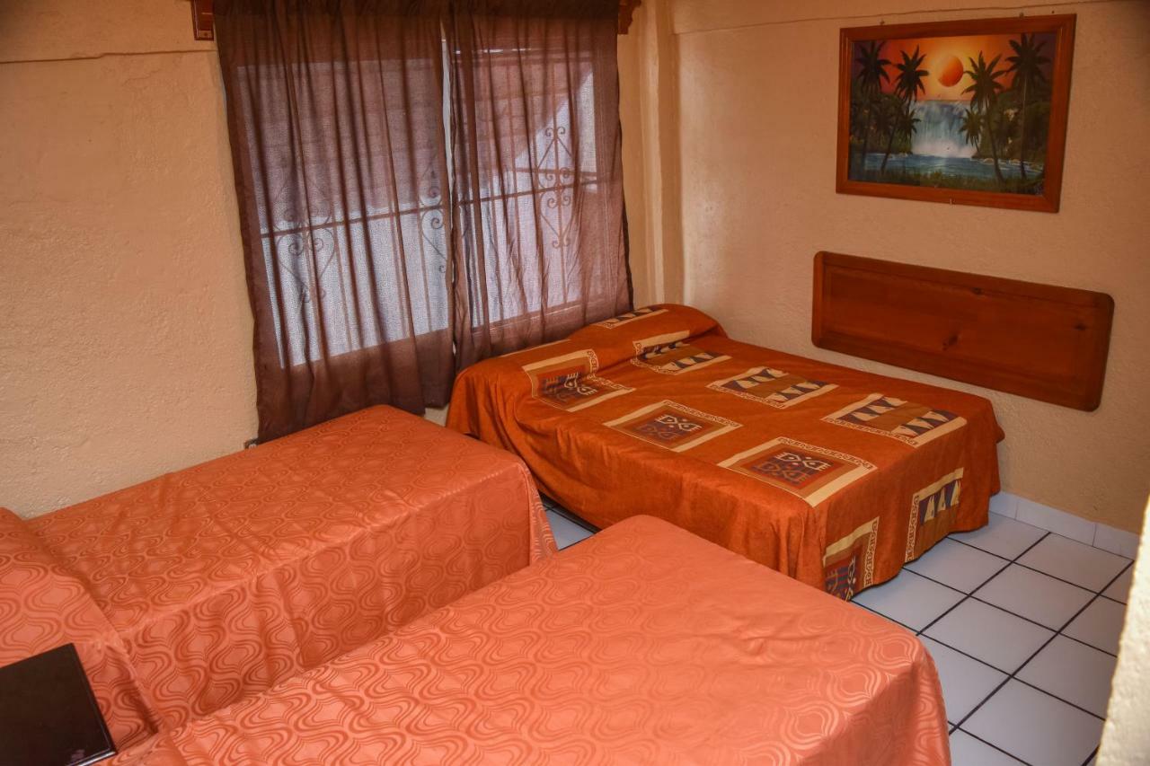 Hotel Gaby Inn Zihuatanejo Exteriör bild